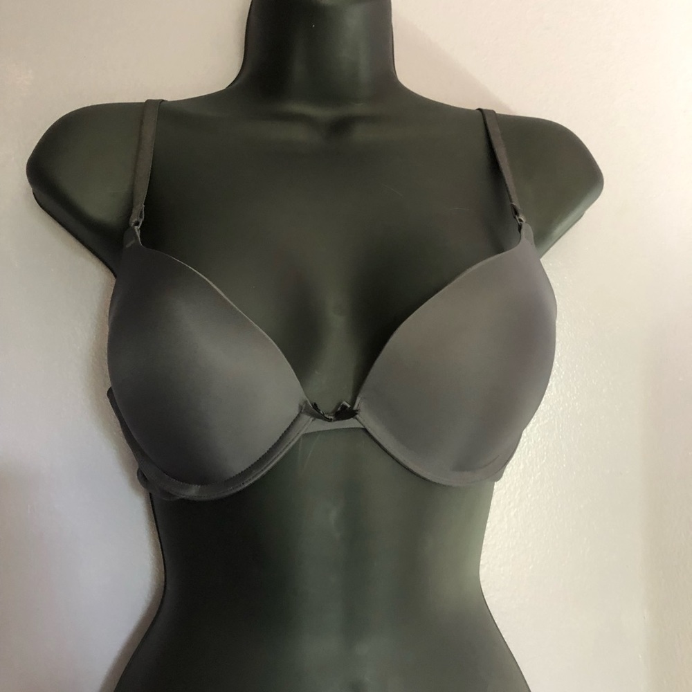 Victoria’s Secret 34C navy blue bra